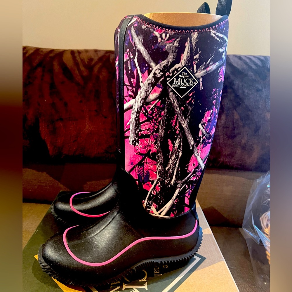 New Im Box Muddy Girl Camo Muck Boots (multi season)